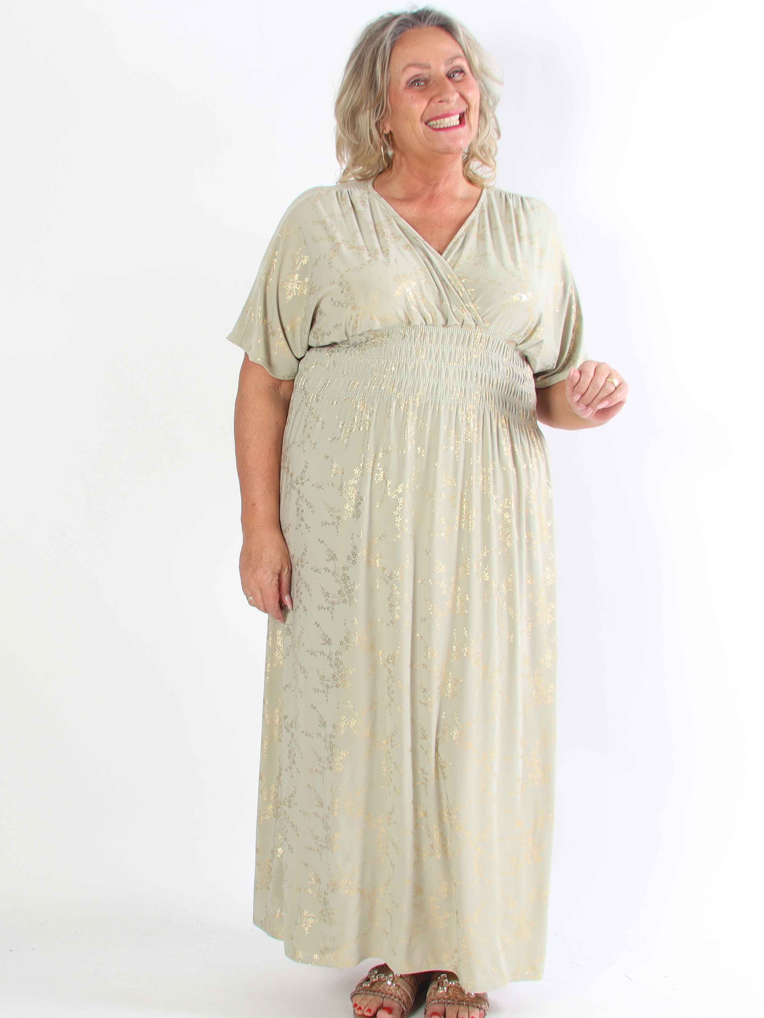 Pams Gold - Ensfarvet plus size kjole med gulddetaljer